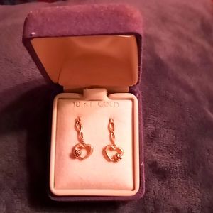 10k Gold post Dangling Heart Earr